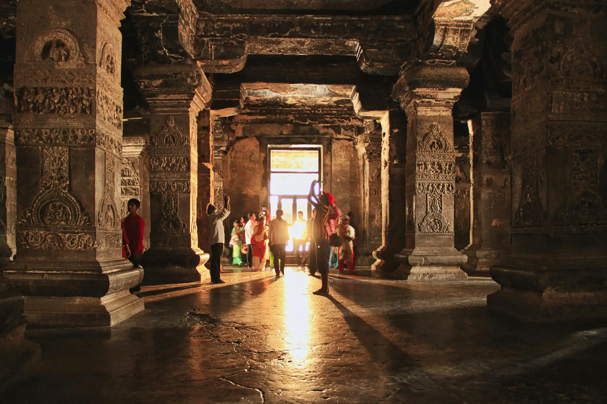From Aurangabad: Ajanta and Ellora Caves Private 2-Day Tour